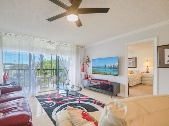 3801 Environ Blvd 418, Lauderhill FL 33319