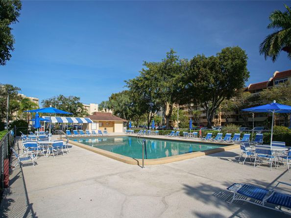 3801 Environ Blvd 418, Lauderhill FL 33319