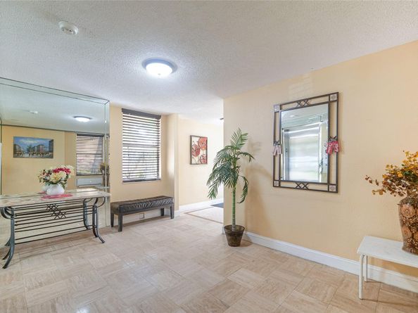 3801 Environ Blvd 418, Lauderhill FL 33319