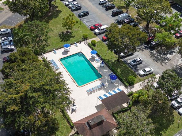 3801 Environ Blvd 418, Lauderhill FL 33319