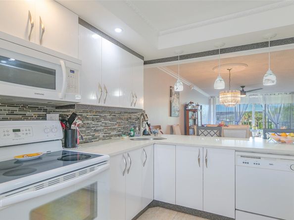 3801 Environ Blvd 418, Lauderhill FL 33319