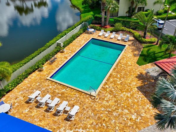 8536 Casa Del Lago 49 B, Boca Raton FL 33433