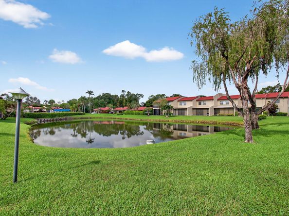 8536 Casa Del Lago 49 B, Boca Raton FL 33433