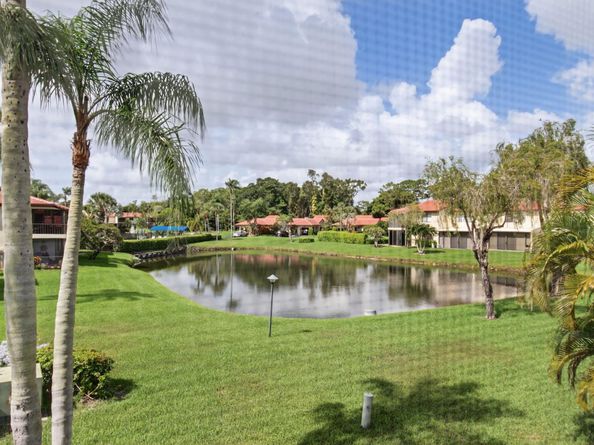 8536 Casa Del Lago 49 B, Boca Raton FL 33433