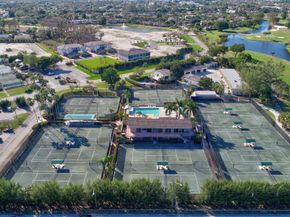 8536 Casa Del Lago 49 B, Boca Raton FL 33433