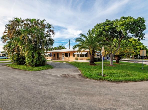 2581 NE 11TH Ct, Pompano Beach FL 33062