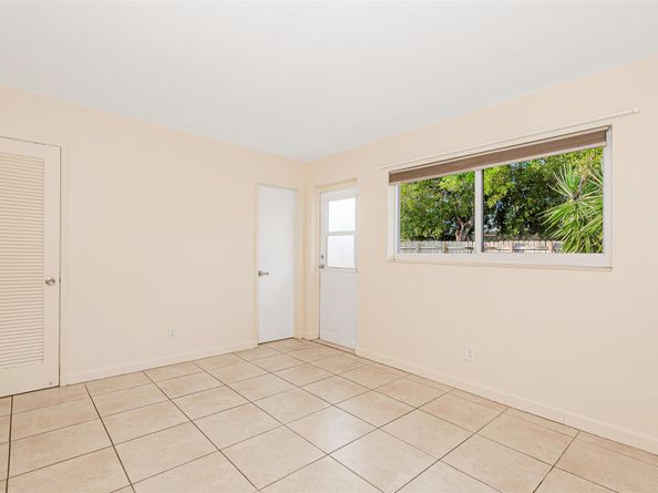 2581 NE 11TH Ct, Pompano Beach FL 33062