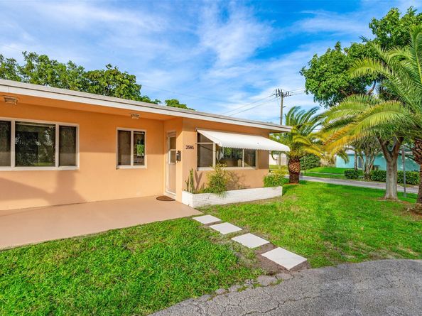 2581 NE 11TH Ct, Pompano Beach FL 33062