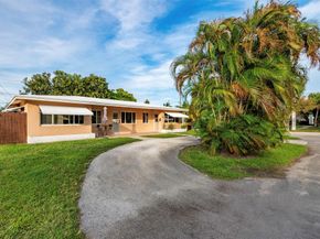 2581 NE 11TH Ct, Pompano Beach FL 33062