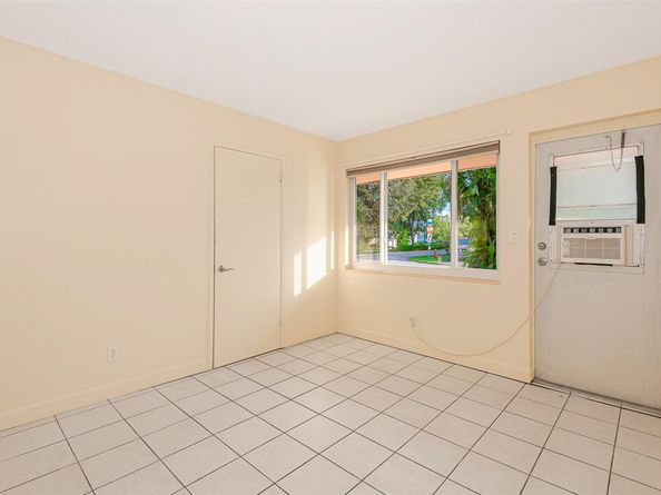 2581 NE 11TH Ct, Pompano Beach FL 33062