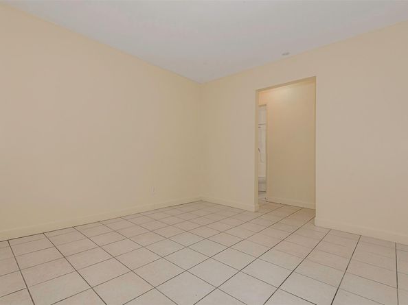 2581 NE 11TH Ct, Pompano Beach FL 33062