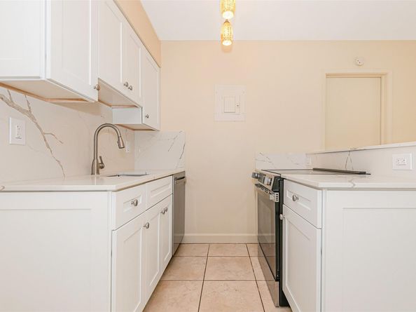 2581 NE 11TH Ct, Pompano Beach FL 33062