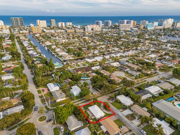 2581 NE 11TH Ct, Pompano Beach FL 33062