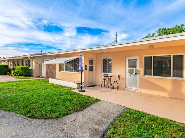 2581 NE 11TH Ct, Pompano Beach FL 33062