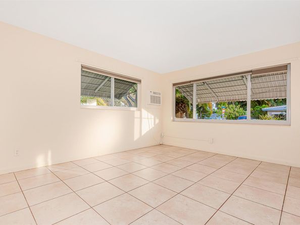 2581 NE 11TH Ct, Pompano Beach FL 33062
