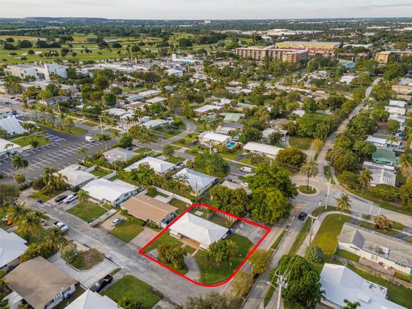 2581 NE 11TH Ct, Pompano Beach FL 33062