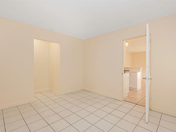 2581 NE 11TH Ct, Pompano Beach FL 33062