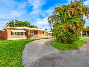 2581 NE 11TH Ct, Pompano Beach FL 33062