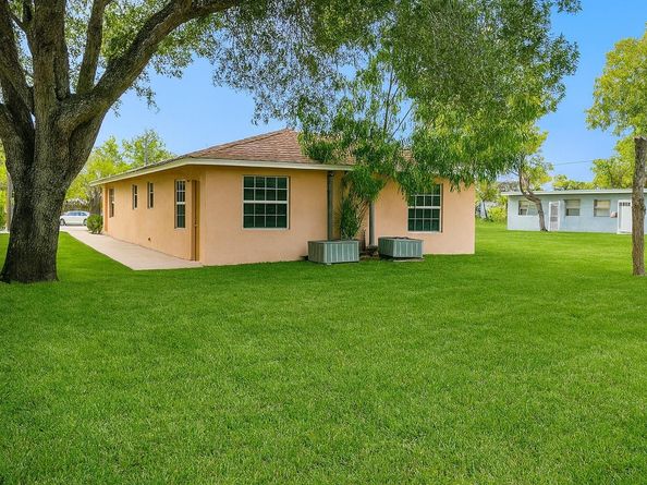 734 NW 13th Ter, Fort Lauderdale FL 33311