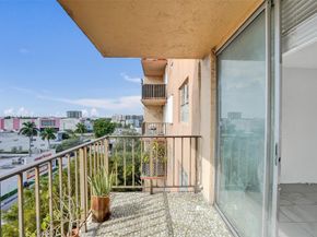 1465 NE 123rd St 714, North Miami FL 33161