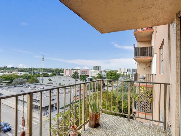 1465 NE 123rd St 714, North Miami FL 33161