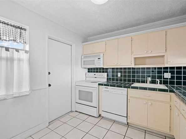 4650 Washington St 504, Hollywood FL 33021