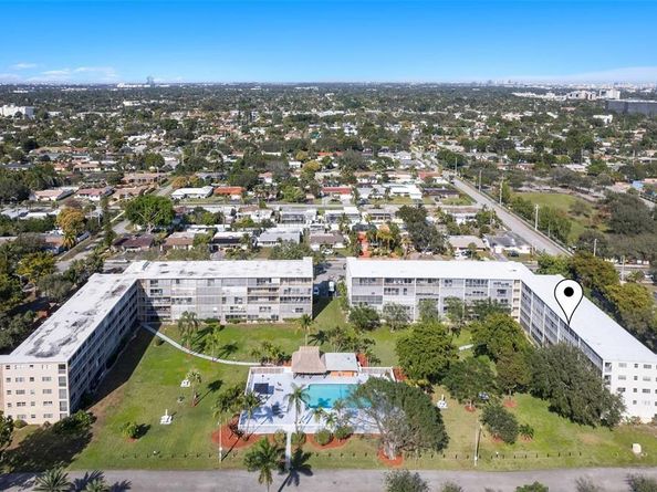 4650 Washington St 504, Hollywood FL 33021