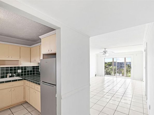 4650 Washington St 504, Hollywood FL 33021