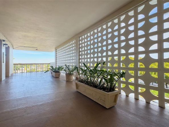 4650 Washington St 504, Hollywood FL 33021