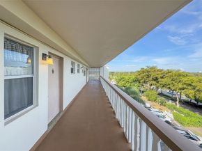 4650 Washington St 504, Hollywood FL 33021