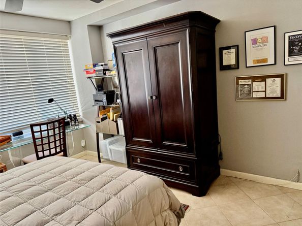 3233 NE 34th St 914, Fort Lauderdale FL 33308