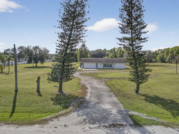 16490 Rustic Road, Wellington FL 33470