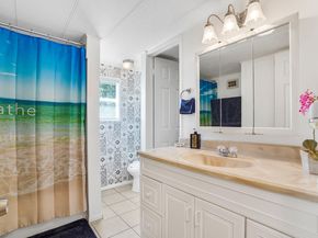 2001 SW 84th Ave, Davie FL 33324