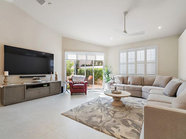 45 Via Verona, Palm Beach Gardens FL 33418