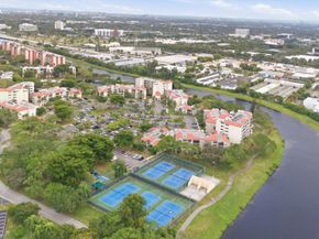 2238 N Cypress Bend Dr 608, Pompano Beach FL 33069