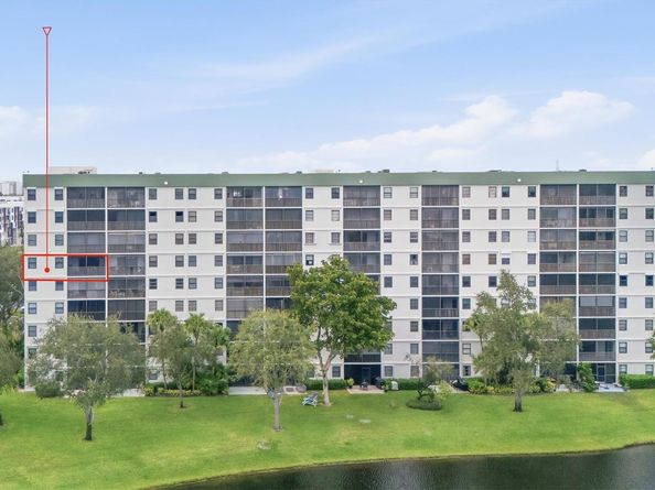 2238 N Cypress Bend Dr 608, Pompano Beach FL 33069