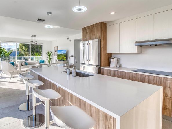 117 Lake Avenue 204, Lake Worth Beach FL 33460