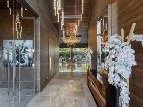 2213 NE 37th Dr, Fort Lauderdale FL 33308