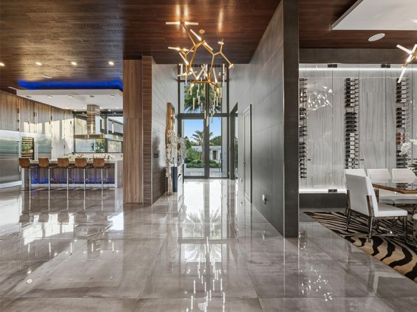 2213 NE 37th Dr, Fort Lauderdale FL 33308