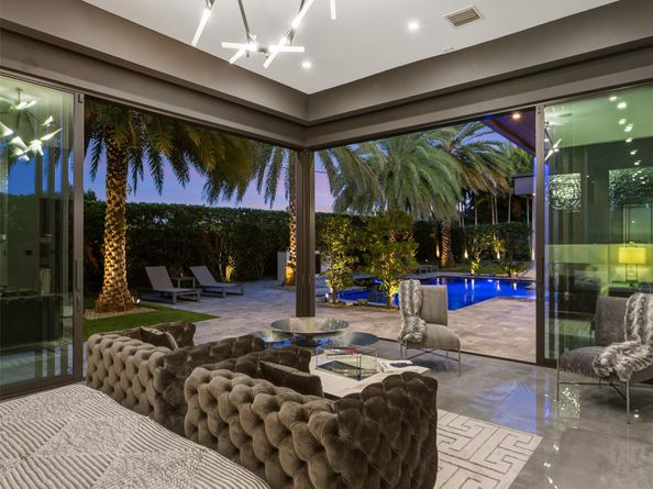 2213 NE 37th Dr, Fort Lauderdale FL 33308