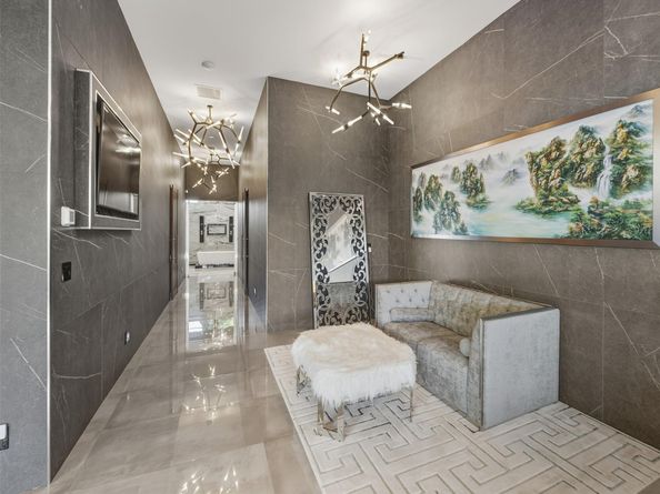 2213 NE 37th Dr, Fort Lauderdale FL 33308