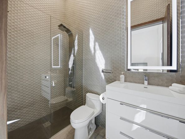 2213 NE 37th Dr, Fort Lauderdale FL 33308