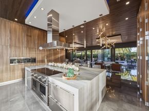 2213 NE 37th Dr, Fort Lauderdale FL 33308