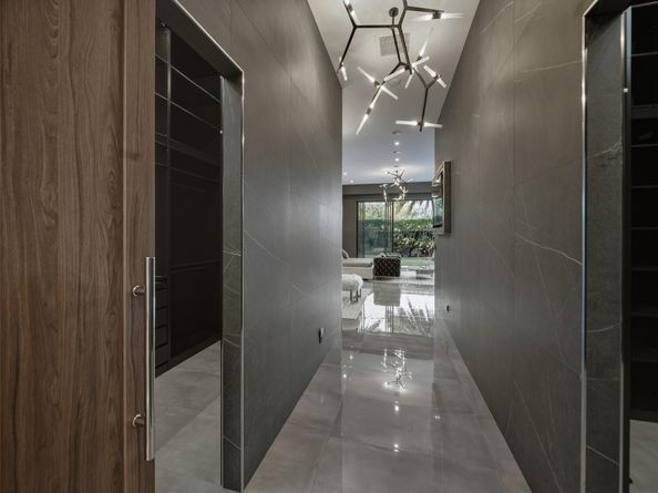 2213 NE 37th Dr, Fort Lauderdale FL 33308