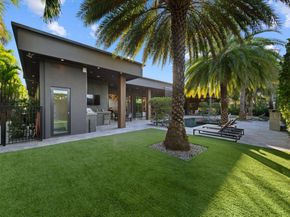 2213 NE 37th Dr, Fort Lauderdale FL 33308