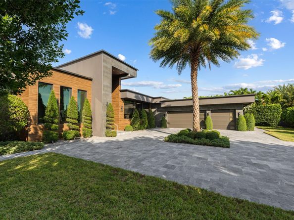 2213 NE 37th Dr, Fort Lauderdale FL 33308