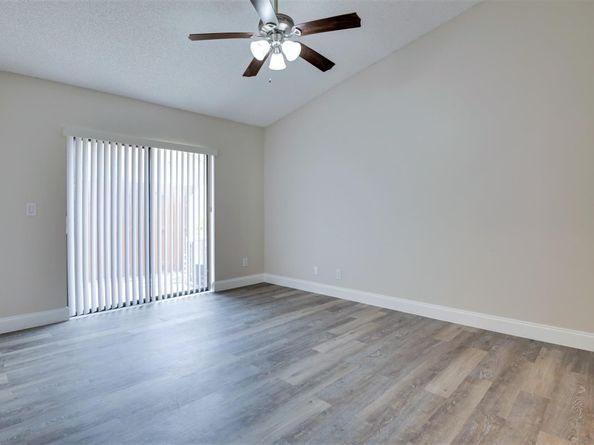 484 Springdale Circle 48d, Palm Springs FL 33461