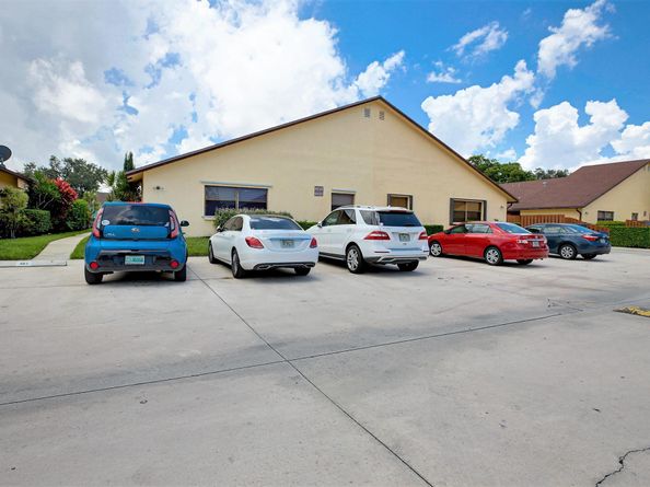 484 Springdale Circle 48d, Palm Springs FL 33461