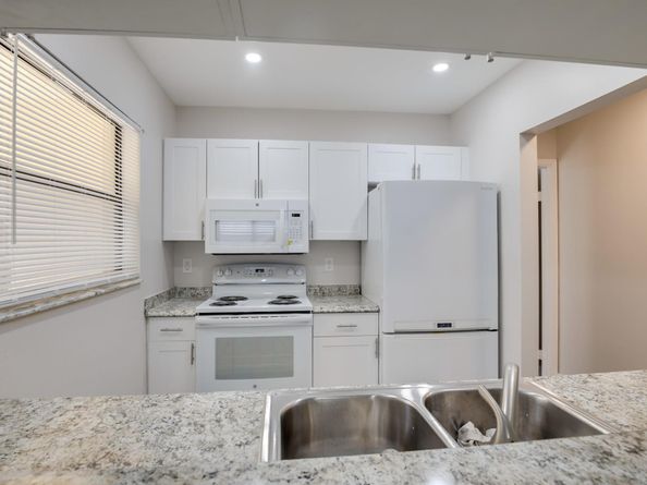 484 Springdale Circle 48d, Palm Springs FL 33461