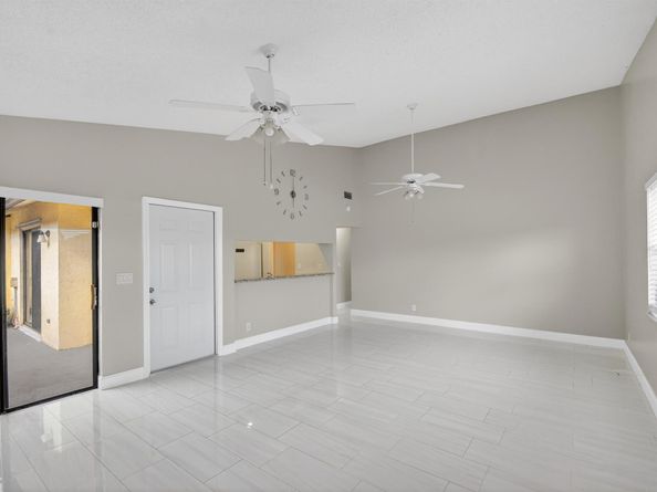 484 Springdale Circle 48d, Palm Springs FL 33461